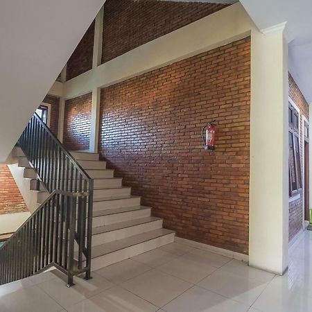 RedDoorz Plus near Cambridge City Square 2 Medan Exterior foto