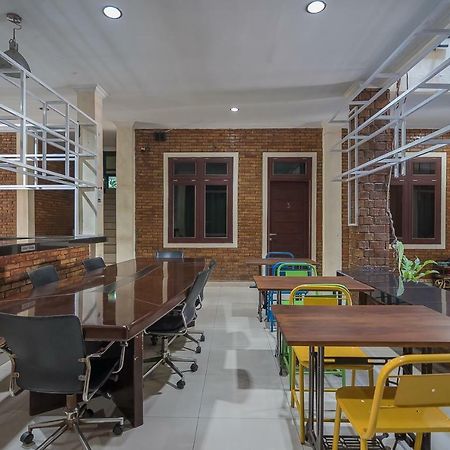 RedDoorz Plus near Cambridge City Square 2 Medan Exterior foto